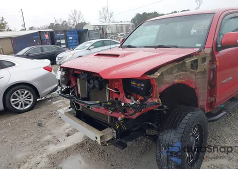 2015 Toyota Tacoma Base V6 из США, поврежденный, VIN 5TFLU4EN9FX118691